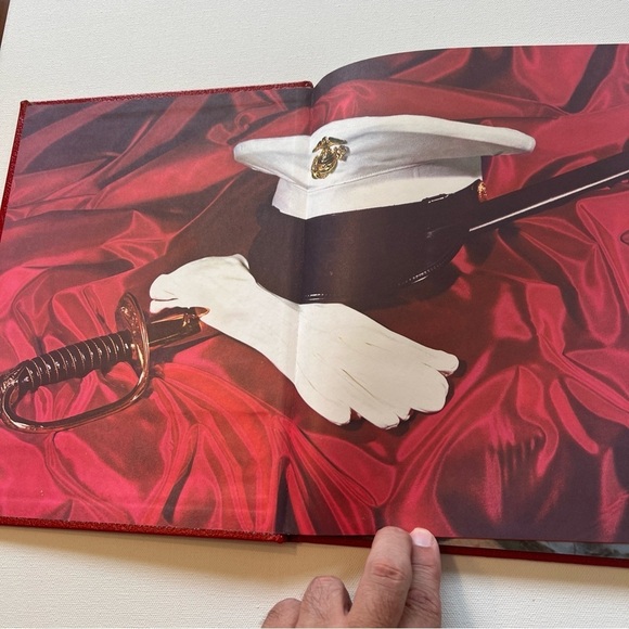 EUC Marine Corps Recruit Depot Paris Island 1976 Yearbook Platoon 1020 (A3) - Picture 4 of 4